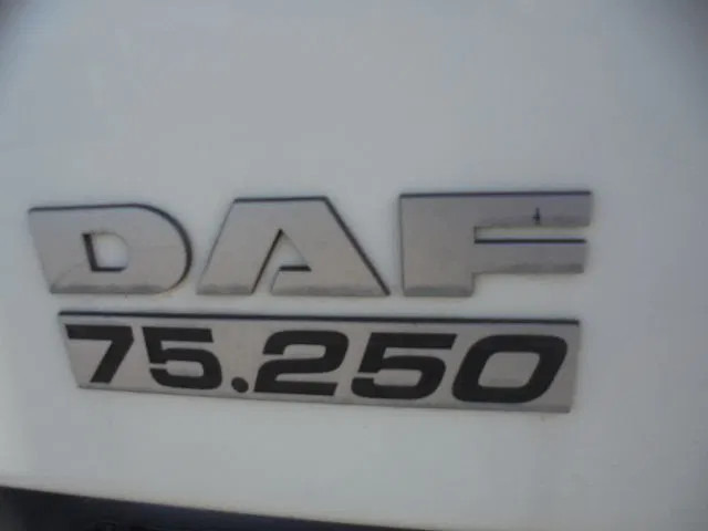شاحنة النفايات DAF FAN CF250 6X2 EEV: صورة 18 شاحنة النفايات DAF FAN CF250 6X2 EEV: صورة 18