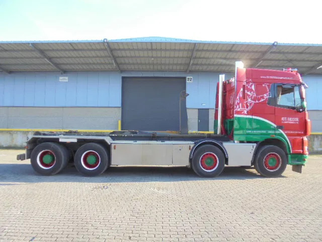 شاحنة ذات خطاف DAF XF 105 410 FAD 8X4 STEEL SUSPENSION: صورة 6