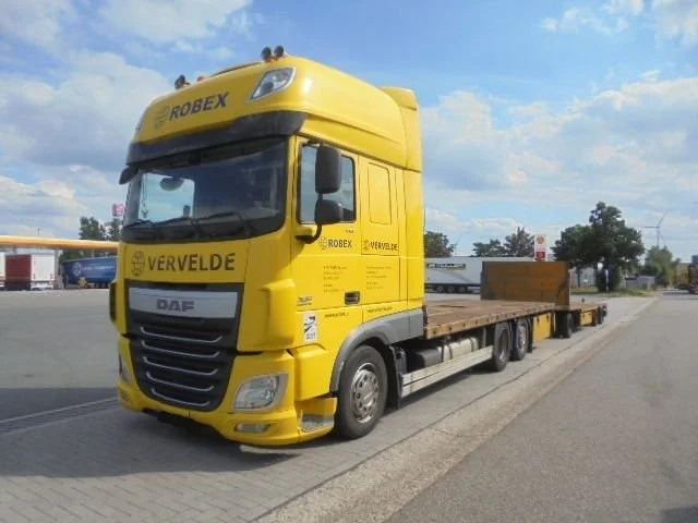 DAF XF 510 FAR 6X2 - شاحنات مسطحة: صورة 1 DAF XF 510 FAR 6X2 - شاحنات مسطحة: صورة 1