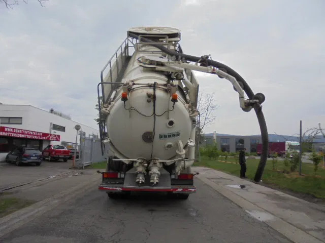 Ginaf X 4243 TS 8X4 NL TRUCK - شاحنة الشفط: صورة 4 Ginaf X 4243 TS 8X4 NL TRUCK - شاحنة الشفط: صورة 4