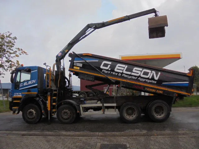 شاحنة قلاب, شاحنة كرين Iveco AD340T36 8X4: صورة 7