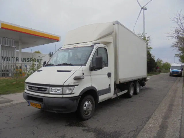 Iveco Daily 40 C14 HPI TREKKER OPLEGGER - شاحنة مغلقة الصندوق, الشاحنات الصغيرة كابينة مزدوجة: صورة 1 Iveco Daily 40 C14 HPI TREKKER OPLEGGER - شاحنة مغلقة الصندوق, الشاحنات الصغيرة كابينة مزدوجة: صورة 1