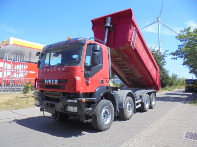 Iveco Trakker 340T41 8X4 KIPPER - شاحنة قلاب: صورة 1 Iveco Trakker 340T41 8X4 KIPPER - شاحنة قلاب: صورة 1