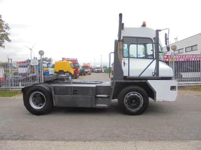 Kalmar TT616I TT616IC-9-L1A8 - جرار المحطة: صورة 4 Kalmar TT616I TT616IC-9-L1A8 - جرار المحطة: صورة 4