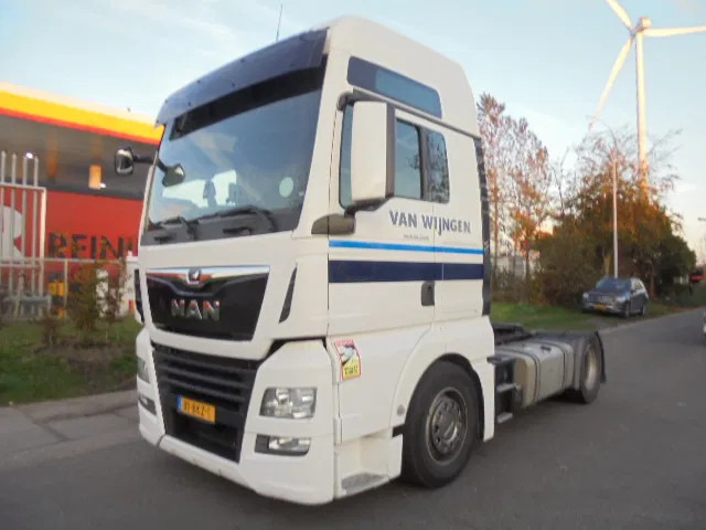 MAN TGX 18.500 XXL SMART TACHO 16X IN STOCK - وحدة جر: صورة 1 MAN TGX 18.500 XXL SMART TACHO 16X IN STOCK - وحدة جر: صورة 1