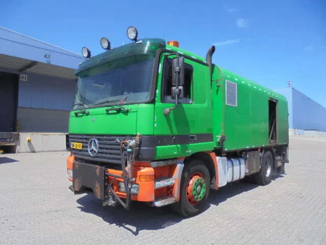 Mercedes-Benz Actros 1831 1831 Bitumensprayer - شاحنة صهريج: صورة 1 Mercedes-Benz Actros 1831 1831 Bitumensprayer - شاحنة صهريج: صورة 1