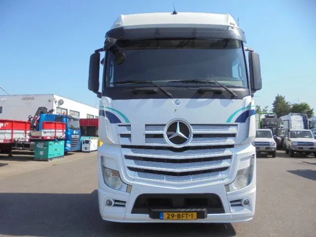 Mercedes-Benz Actros 1843 - وحدة جر: صورة 2 Mercedes-Benz Actros 1843 - وحدة جر: صورة 2