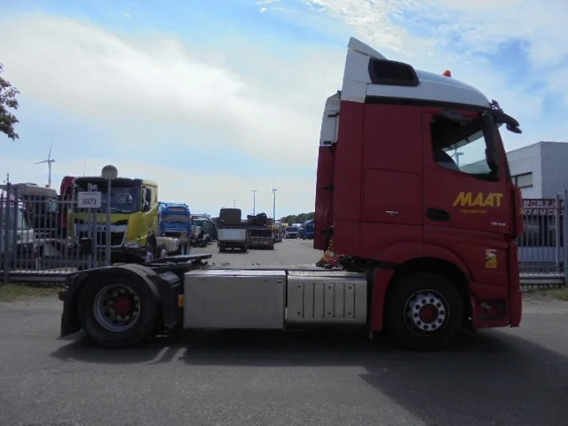 Mercedes-Benz Actros 1843 - وحدة جر: صورة 4 Mercedes-Benz Actros 1843 - وحدة جر: صورة 4