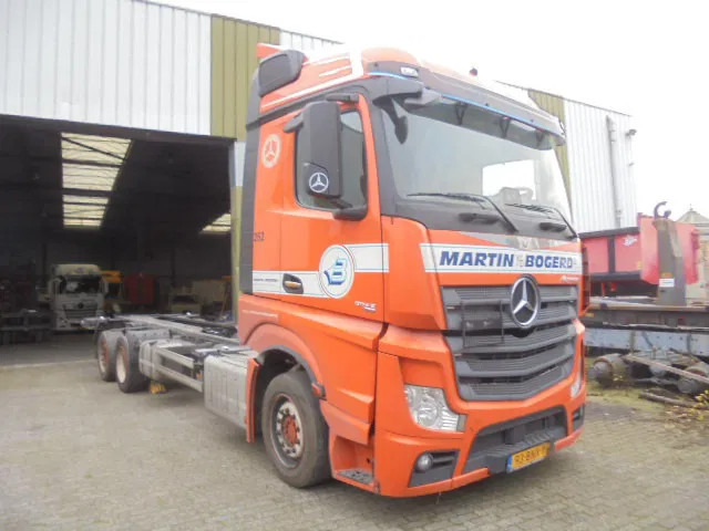 Mercedes-Benz Actros 2542 LS 6X2 ENGINE BROKE - شاحنات الحاويات / جسم علوي قابل للتغيير شاحنة: صورة 3 Mercedes-Benz Actros 2542 LS 6X2 ENGINE BROKE - شاحنات الحاويات / جسم علوي قابل للتغيير شاحنة: صورة 3