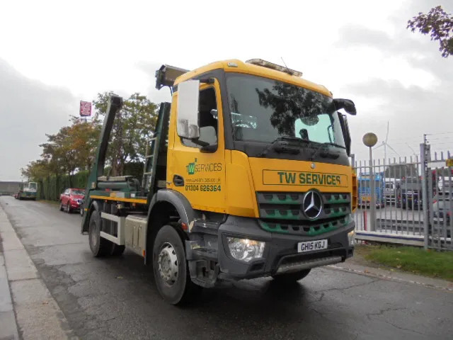 Mercedes-Benz Antos 1824 4X2 - شاحنة - نظام الكابلات: صورة 3 Mercedes-Benz Antos 1824 4X2 - شاحنة - نظام الكابلات: صورة 3