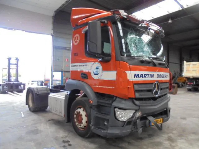 Mercedes-Benz Antos 1832 CABINE SCHADE FOR PARTS - وحدة جر: صورة 3 Mercedes-Benz Antos 1832 CABINE SCHADE FOR PARTS - وحدة جر: صورة 3