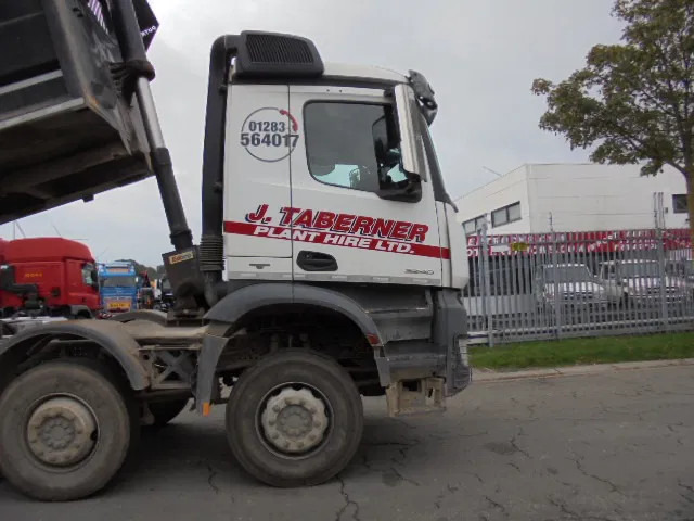 Mercedes-Benz Arocs 3240 K 8X4 - شاحنة قلاب: صورة 4 Mercedes-Benz Arocs 3240 K 8X4 - شاحنة قلاب: صورة 4