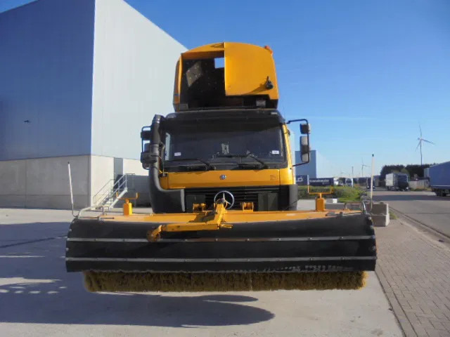 Mercedes-Benz SK 1920 NL TRUCK - سياره كنس شوارع: صورة 2 Mercedes-Benz SK 1920 NL TRUCK - سياره كنس شوارع: صورة 2