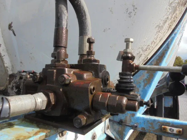 SPITZER BP SK 50 - نصف مقطورة صهريج: صورة 3 SPITZER BP SK 50 - نصف مقطورة صهريج: صورة 3