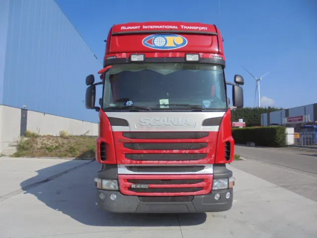Scania R440 6X2 RETARDER BDF - شاحنة مقفلة: صورة 2 Scania R440 6X2 RETARDER BDF - شاحنة مقفلة: صورة 2