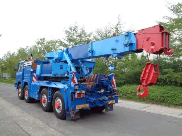 Tatra T 815 8X8 - شاحنة سحب: صورة 4 Tatra T 815 8X8 - شاحنة سحب: صورة 4