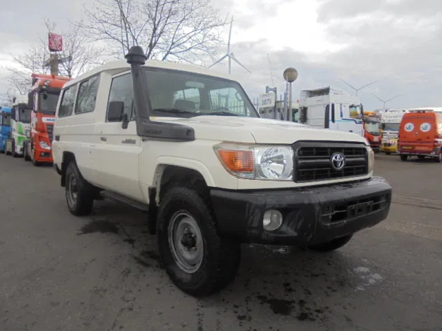 Toyota Land Cruiser HZJ78L 4WD EXPORT OUT EU ONLY - سيارة: صورة 3 Toyota Land Cruiser HZJ78L 4WD EXPORT OUT EU ONLY - سيارة: صورة 3
