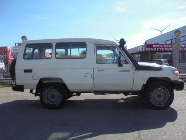 Toyota Land Cruiser HZJ78L 4X4 EXPORT OUTSIDE EU ONLY - سيارة: صورة 4 Toyota Land Cruiser HZJ78L 4X4 EXPORT OUTSIDE EU ONLY - سيارة: صورة 4