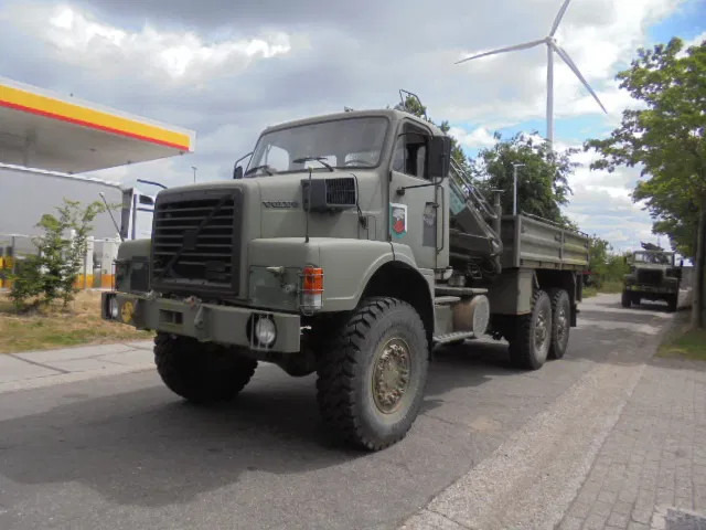 Volvo N 10 6X6 L + FASSI 3X IN STOCK - شاحنات مسطحة, شاحنة كرين: صورة 1 Volvo N 10 6X6 L + FASSI 3X IN STOCK - شاحنات مسطحة, شاحنة كرين: صورة 1