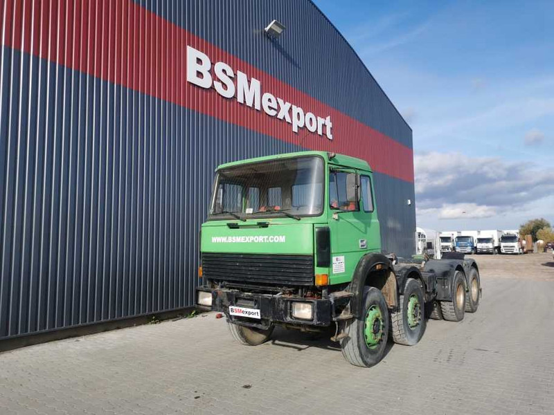 Iveco Magirus 300-34 V8 chassis truck - شاحنة هيكل كابينة: صورة 1 Iveco Magirus 300-34 V8 chassis truck - شاحنة هيكل كابينة: صورة 1