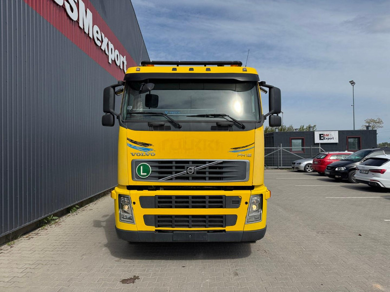 Volvo FH 12 +Hiab 220-5 + Remote control - وحدة جر: صورة 2 Volvo FH 12 +Hiab 220-5 + Remote control - وحدة جر: صورة 2