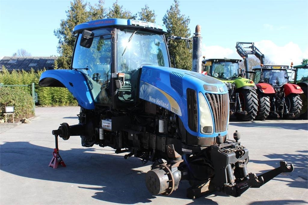 New Holland T8020 - جرار: صورة 2 New Holland T8020 - جرار: صورة 2