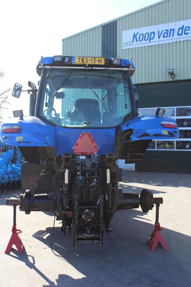 New Holland T8020 - جرار: صورة 5 New Holland T8020 - جرار: صورة 5