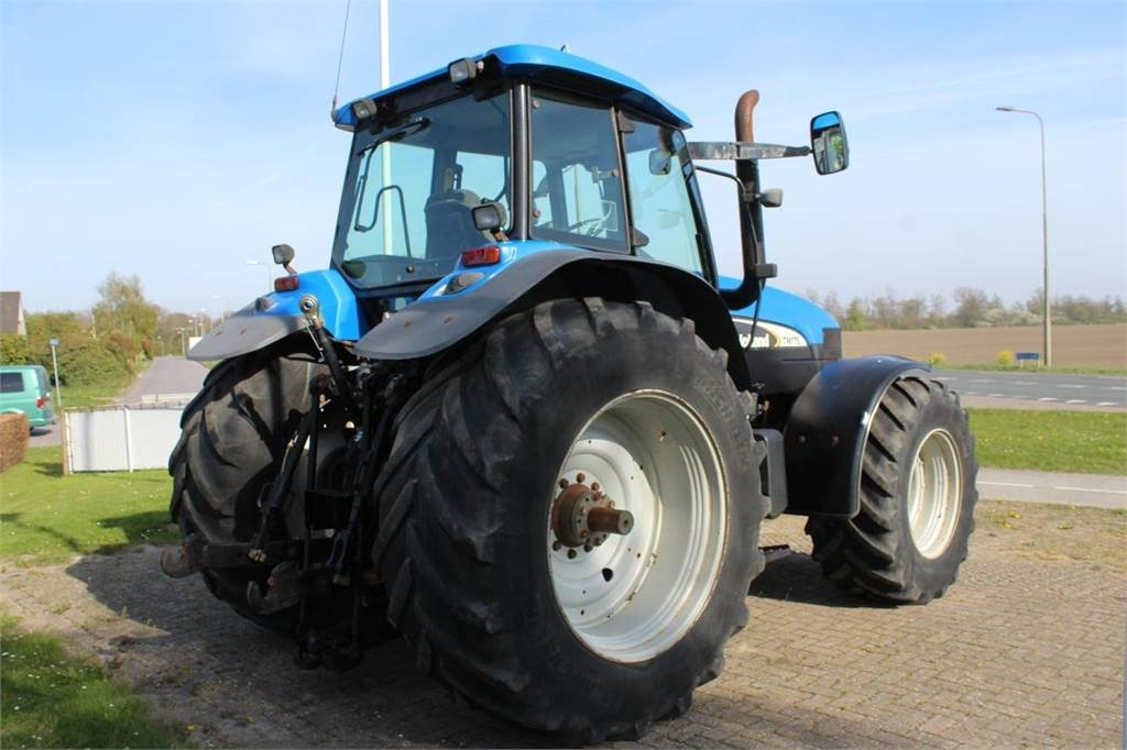 New Holland TM175 - جرار: صورة 3 New Holland TM175 - جرار: صورة 3