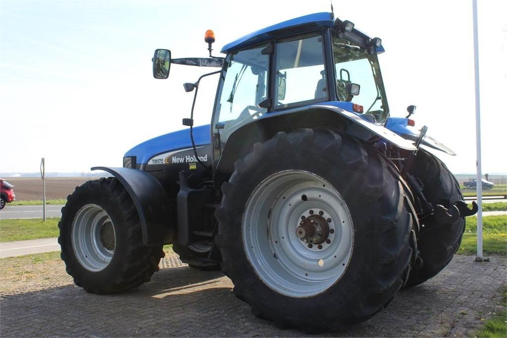New Holland TM175 - جرار: صورة 4 New Holland TM175 - جرار: صورة 4