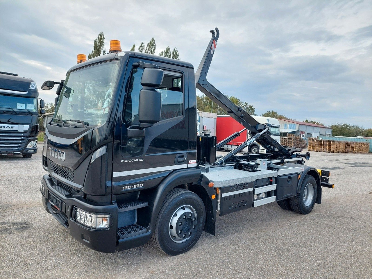 Iveco Eurocargo 120E22 - SOFORT verfügbar - شاحنة ذات خطاف: صورة 1 Iveco Eurocargo 120E22 - SOFORT verfügbar - شاحنة ذات خطاف: صورة 1