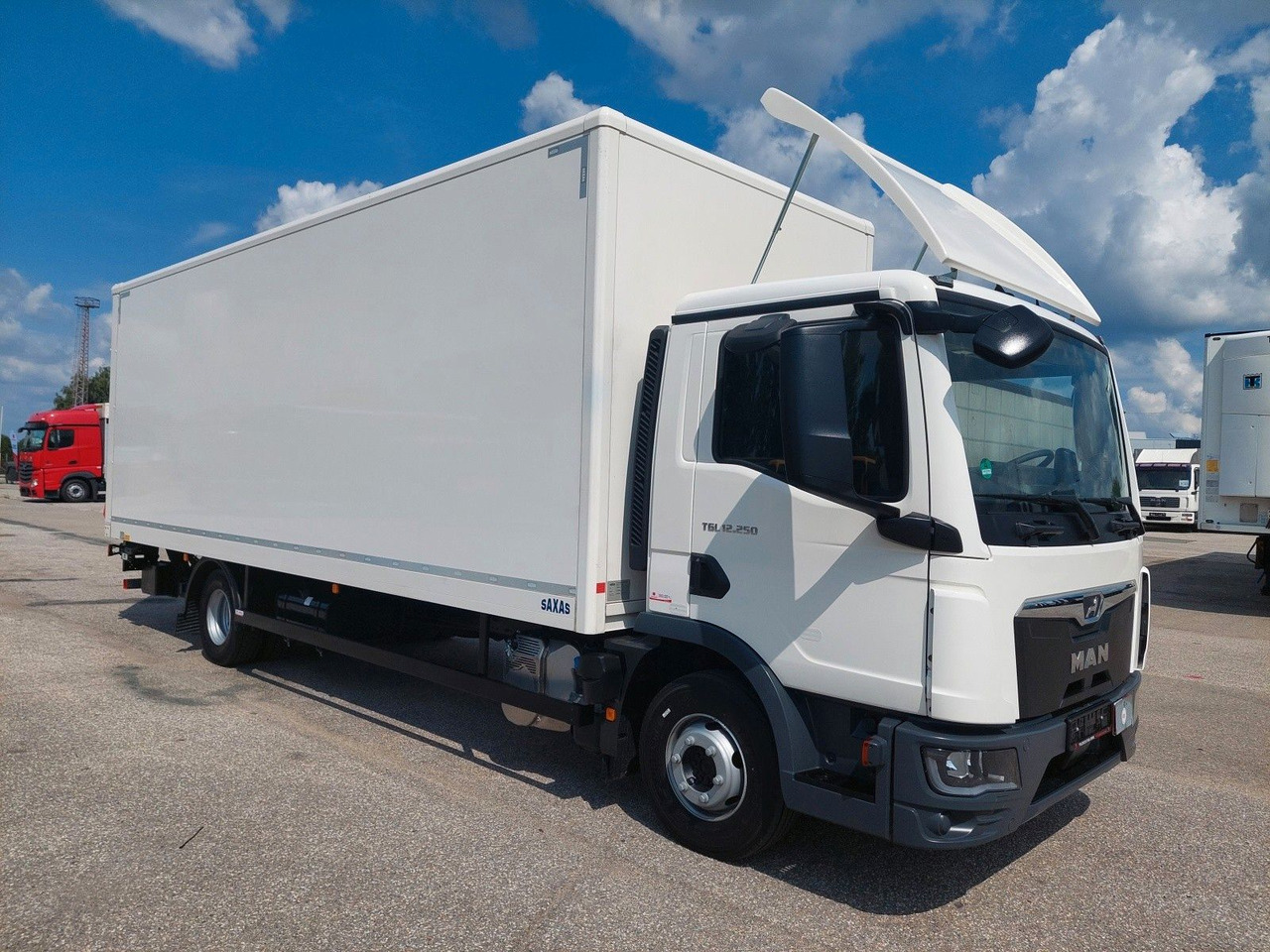 MAN TGL 12.250 BL CH 4x2 LBW 17 Palleten - شاحنة مقفلة: صورة 2 MAN TGL 12.250 BL CH 4x2 LBW 17 Palleten - شاحنة مقفلة: صورة 2