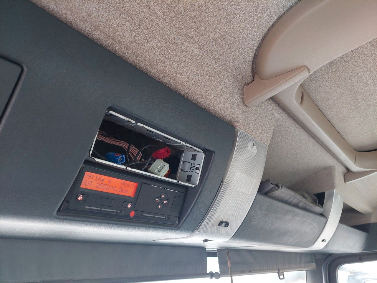 شاحنة خلاطة خرسانة MAN TGS 32.420 BB Intermix 9m3 8x4: صورة 27 شاحنة خلاطة خرسانة MAN TGS 32.420 BB Intermix 9m3 8x4: صورة 27