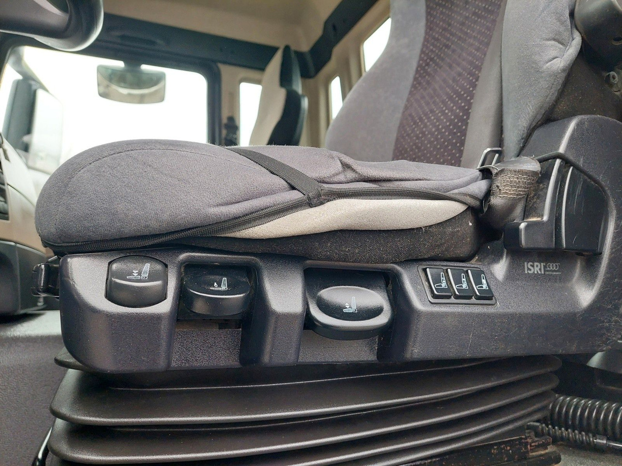 شاحنة خلاطة خرسانة MAN TGS 32.420 BB Intermix 9m3 8x4: صورة 36 شاحنة خلاطة خرسانة MAN TGS 32.420 BB Intermix 9m3 8x4: صورة 36