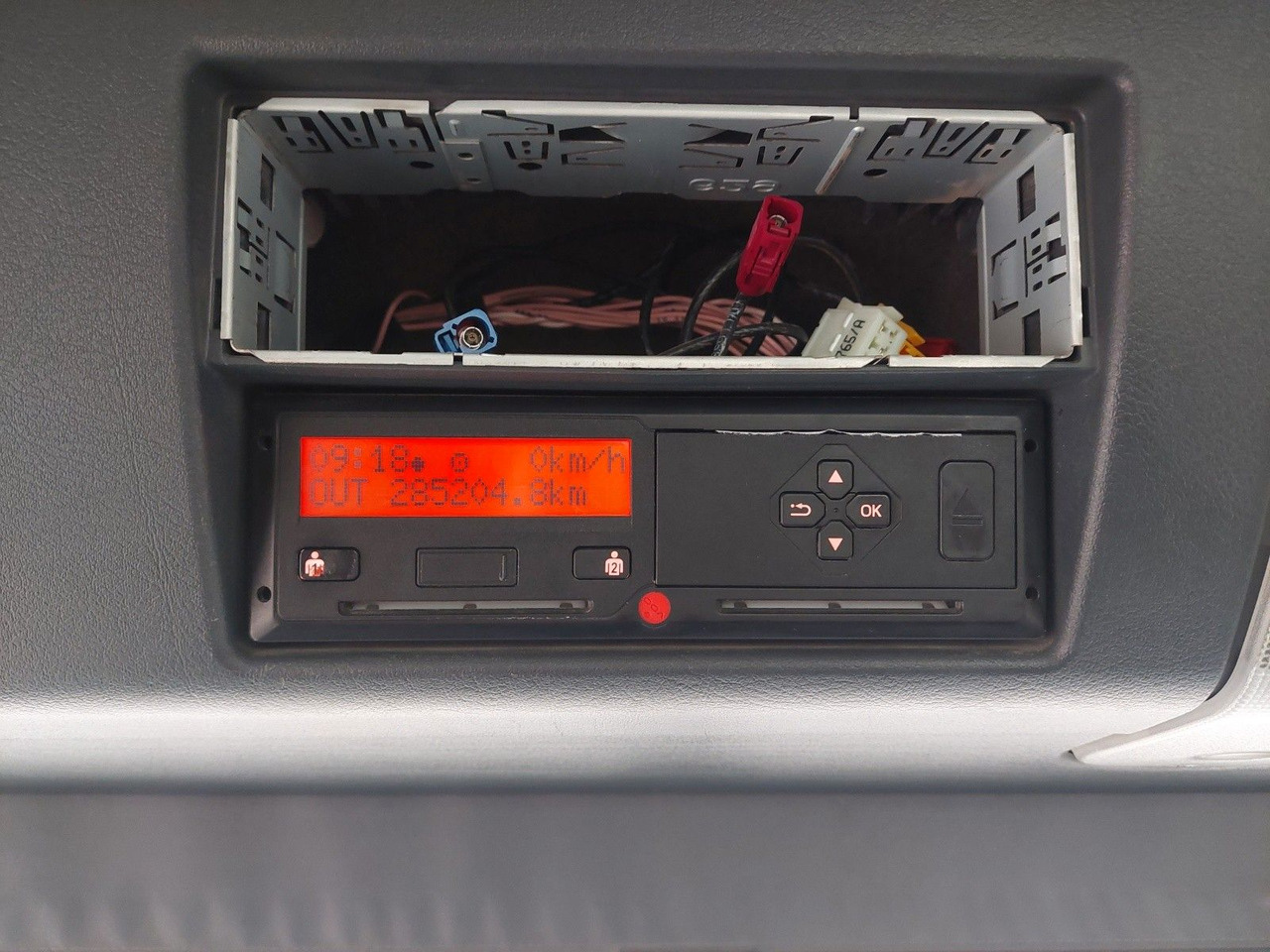 شاحنة خلاطة خرسانة MAN TGS 32.420 BB Intermix 9m3 8x4: صورة 35 شاحنة خلاطة خرسانة MAN TGS 32.420 BB Intermix 9m3 8x4: صورة 35