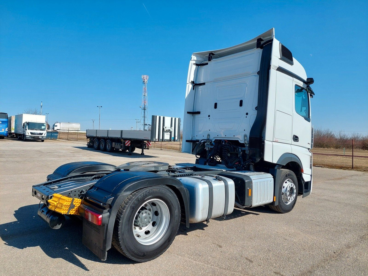 Mercedes-Benz Actros 5 1845 LS BigSpace 4x2 - وحدة جر: صورة 4 Mercedes-Benz Actros 5 1845 LS BigSpace 4x2 - وحدة جر: صورة 4
