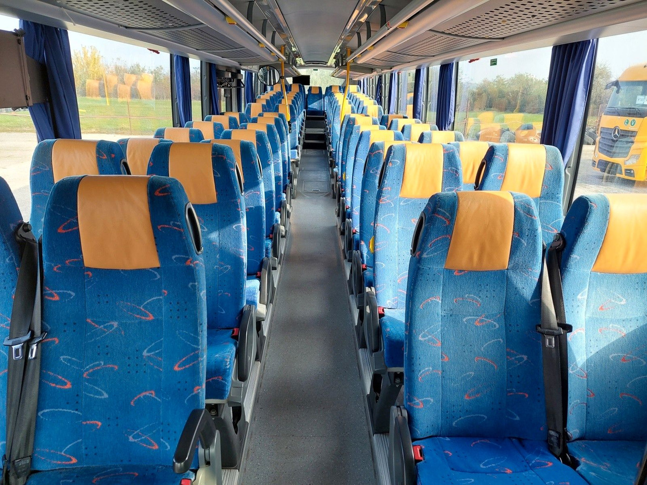 Scania Omniexpress 64 Sitzplätze/ Seats Scania Omniexpress 64 Sitzplätze/ Seats: صورة 16 Scania Omniexpress 64 Sitzplätze/ Seats Scania Omniexpress 64 Sitzplätze/ Seats: صورة 16