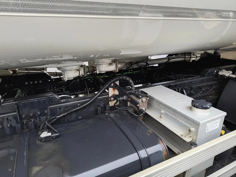 شاحنة صهريج لنقل الوقود MAN TGM 26.340 19000L FUEL/CARBURANT - 4 COMP: صورة 17