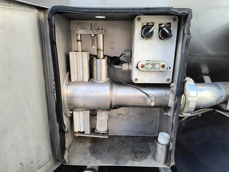 شاحنة صهريج لنقل الحليب MAN TGS 26.360 15000L INSULATED INOX TANK - 1 COMP - INTARDER: صورة 18 شاحنة صهريج لنقل الحليب MAN TGS 26.360 15000L INSULATED INOX TANK - 1 COMP - INTARDER: صورة 18