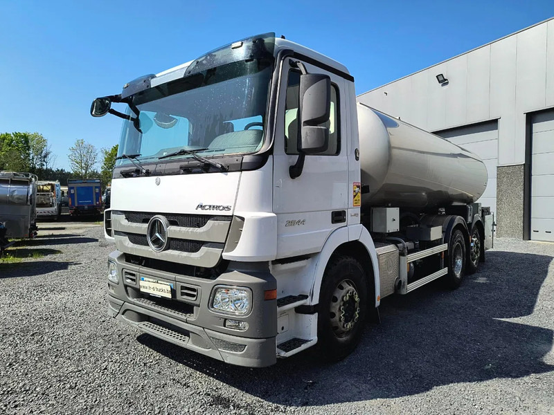 Mercedes-Benz Actros 2544 INSULATED INOX TANK 15000L - شاحنة صهريج: صورة 1 Mercedes-Benz Actros 2544 INSULATED INOX TANK 15000L - شاحنة صهريج: صورة 1
