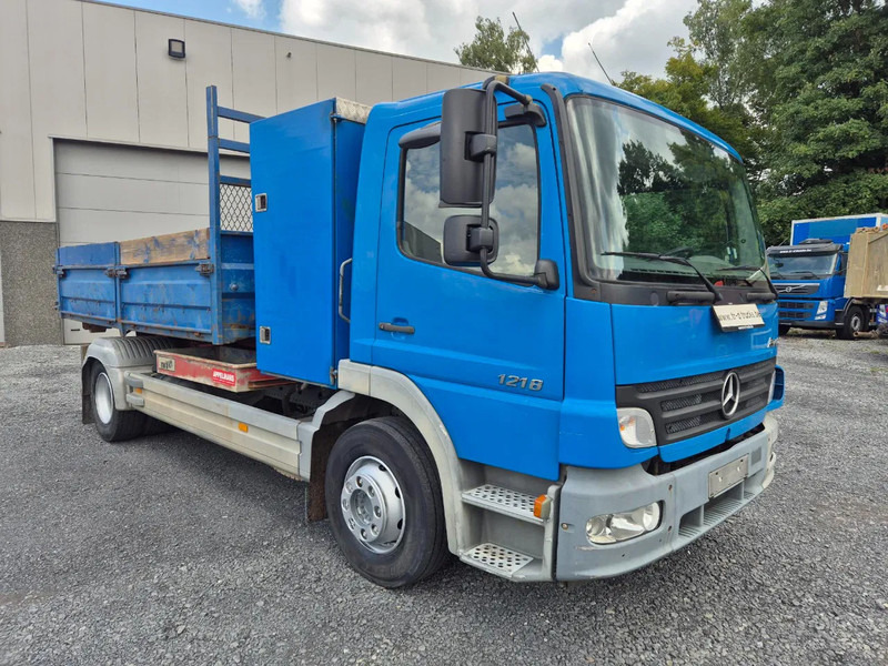 Mercedes-Benz Atego 1218 HOOK SYSTEM + CONTAINER INCLUDED (!) - شاحنة ذات خطاف: صورة 3 Mercedes-Benz Atego 1218 HOOK SYSTEM + CONTAINER INCLUDED (!) - شاحنة ذات خطاف: صورة 3