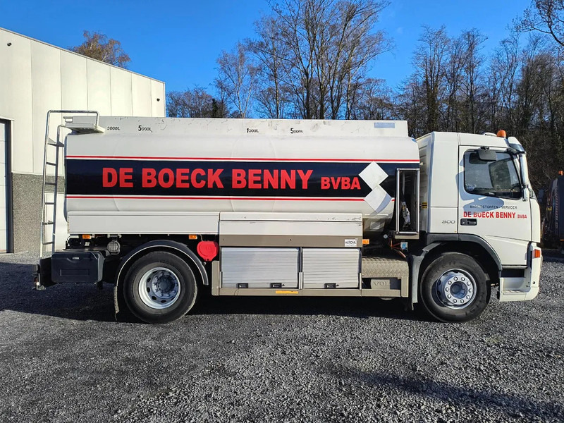 Volvo FM 300 14000L FUEL/CARBURANT - 4 COMP - شاحنة صهريج: صورة 4 Volvo FM 300 14000L FUEL/CARBURANT - 4 COMP - شاحنة صهريج: صورة 4