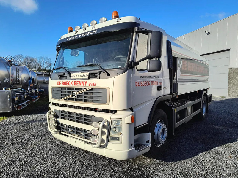 Volvo FM 300 14000L FUEL/CARBURANT - 4 COMP - شاحنة صهريج: صورة 1 Volvo FM 300 14000L FUEL/CARBURANT - 4 COMP - شاحنة صهريج: صورة 1