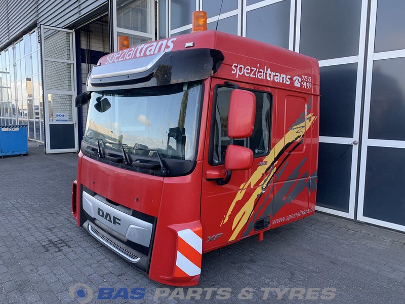 DAF XF106 DAF Space Cab L2H2 1811560 - الكابينة والداخلية - شاحنة: صورة 1 DAF XF106 DAF Space Cab L2H2 1811560 - الكابينة والداخلية - شاحنة: صورة 1