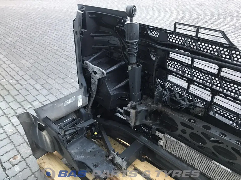 Mercedes-Benz Actros MP4 Bumper Mercedes A 960 310 23 22 - مصد العربة - شاحنة: صورة 5 Mercedes-Benz Actros MP4 Bumper Mercedes A 960 310 23 22 - مصد العربة - شاحنة: صورة 5