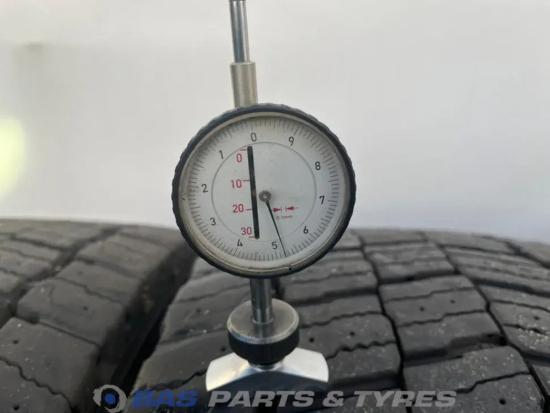 Michelin Michelin 315/70R22.5 X MULTI D 154/150 M+S 3PMSF gebruikte set - إطارات - شاحنة: صورة 3 Michelin Michelin 315/70R22.5 X MULTI D 154/150 M+S 3PMSF gebruikte set - إطارات - شاحنة: صورة 3