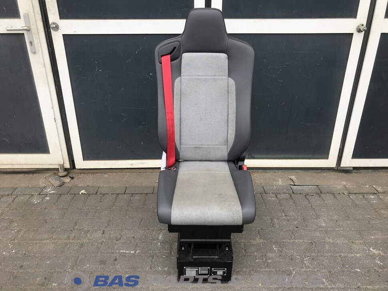 Renault C-Serie Bijrijdersstoel Renault 7482269090 - مقعد - شاحنة: صورة 1 Renault C-Serie Bijrijdersstoel Renault 7482269090 - مقعد - شاحنة: صورة 1
