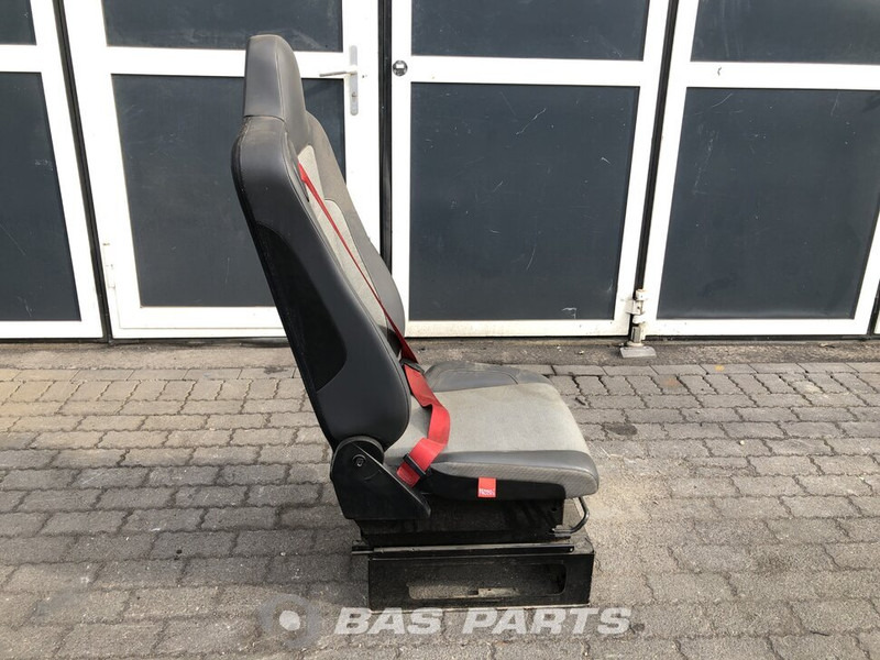 Renault T-Serie Bijrijdersstoel Renault 7482269090 - مقعد - شاحنة: صورة 4 Renault T-Serie Bijrijdersstoel Renault 7482269090 - مقعد - شاحنة: صورة 4