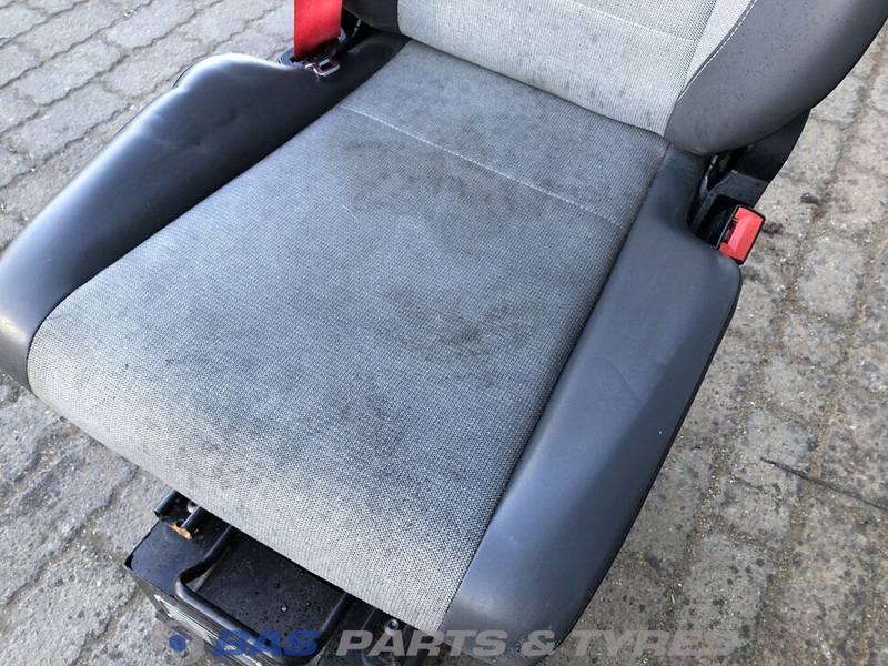 Renault T-Serie Bijrijdersstoel Renault 7482269090 - مقعد - شاحنة: صورة 5 Renault T-Serie Bijrijdersstoel Renault 7482269090 - مقعد - شاحنة: صورة 5