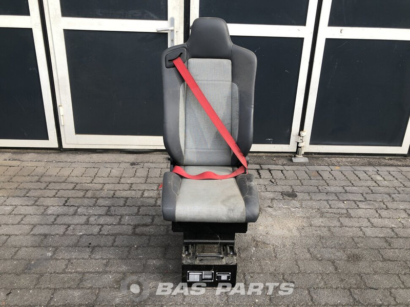 Renault T-Serie Bijrijdersstoel Renault 7482269090 - مقعد - شاحنة: صورة 1 Renault T-Serie Bijrijdersstoel Renault 7482269090 - مقعد - شاحنة: صورة 1