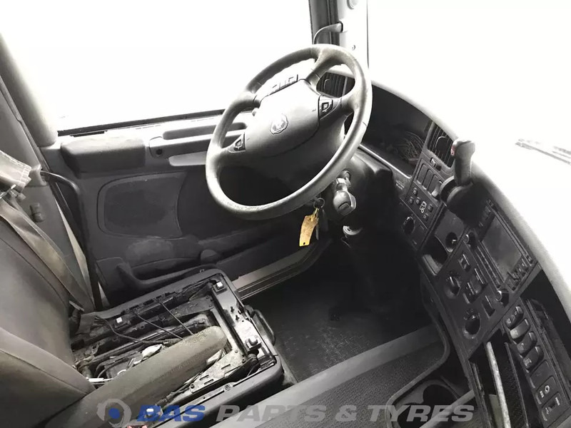 Scania G-Serie Scania CG-19 Normal L3H2 2132004 - الكابينة والداخلية - شاحنة: صورة 5 Scania G-Serie Scania CG-19 Normal L3H2 2132004 - الكابينة والداخلية - شاحنة: صورة 5